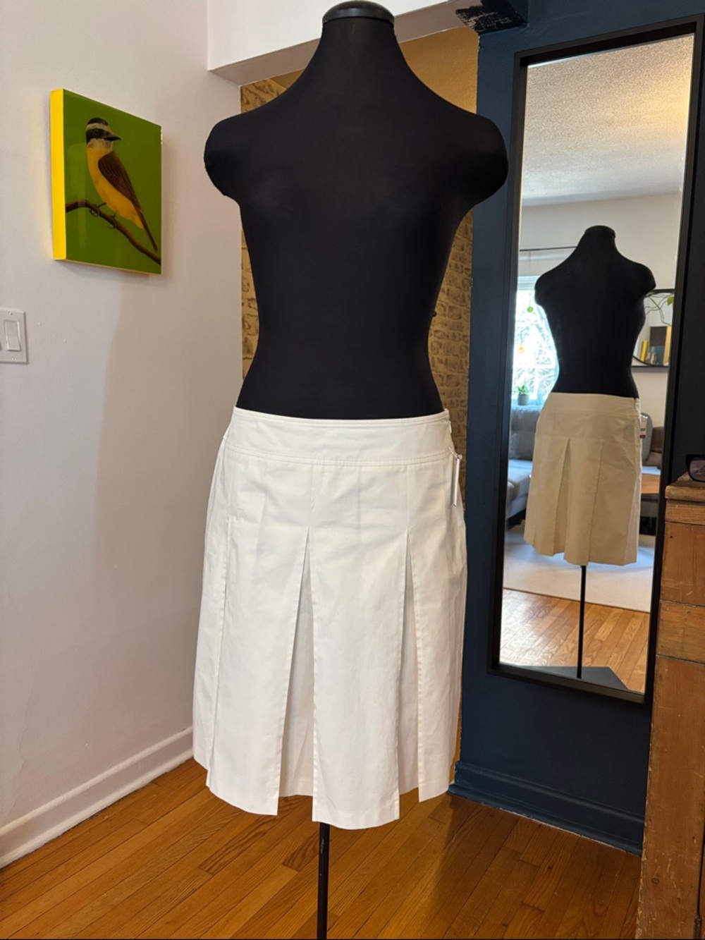 Burberry Classic Pleated A-Line Skirt in Cream